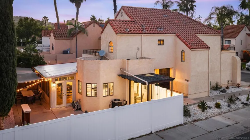 2161 Villa Sonoma Glen Escondido, CA 92029