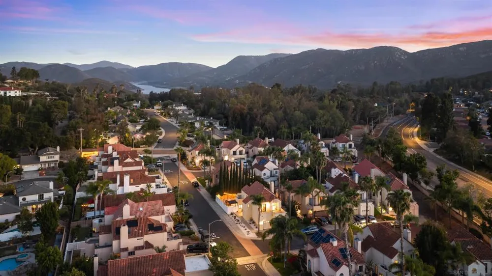 2161 Villa Sonoma Glen Escondido, CA 92029