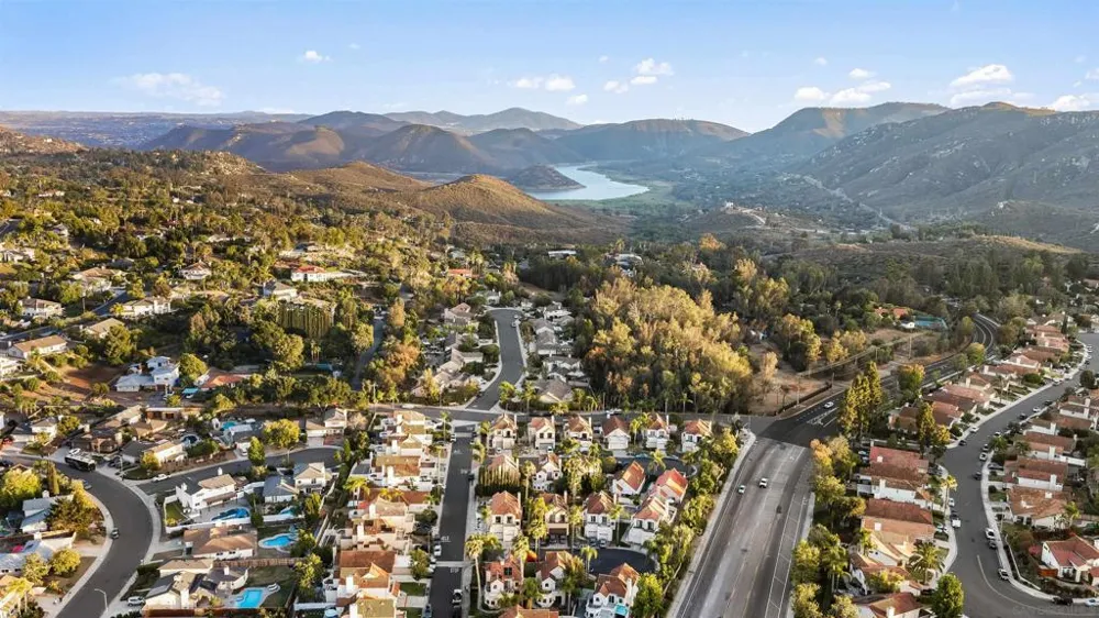 2161 Villa Sonoma Glen Escondido, CA 92029
