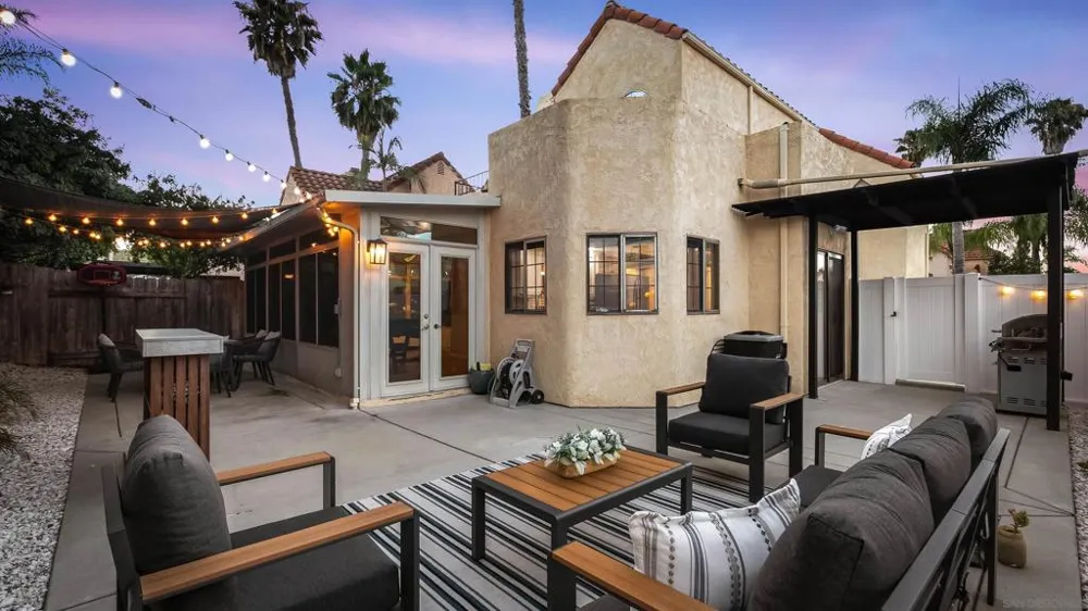 2161 Villa Sonoma Glen Escondido, CA 92029