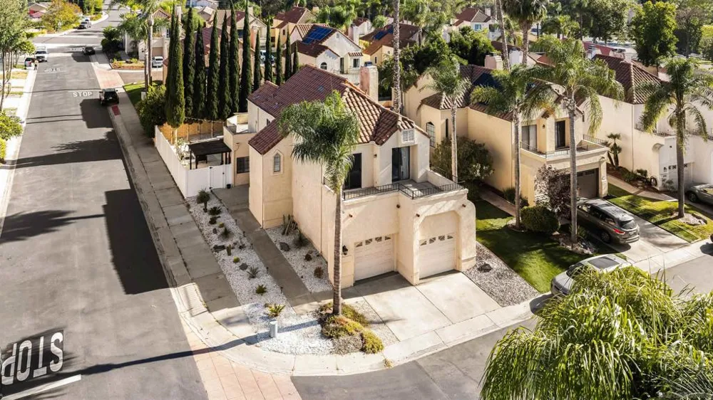 2161 Villa Sonoma Glen Escondido, CA 92029