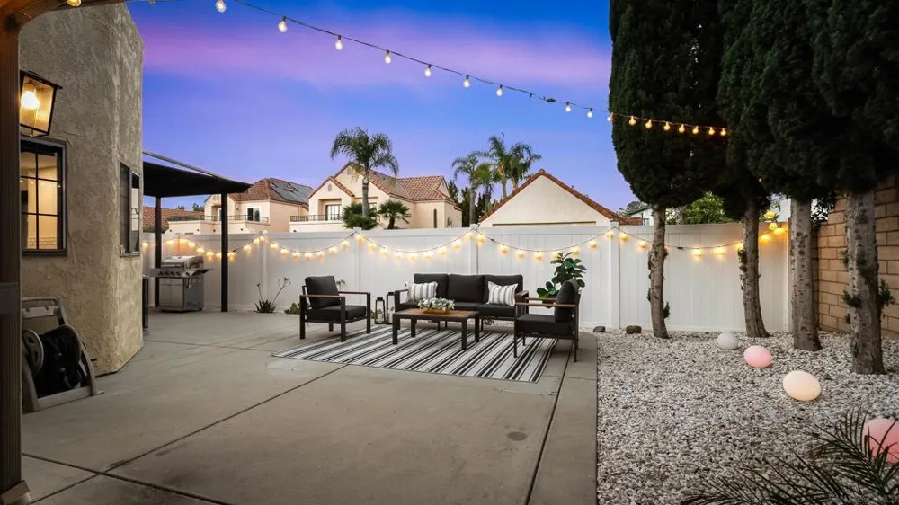 2161 Villa Sonoma Glen Escondido, CA 92029