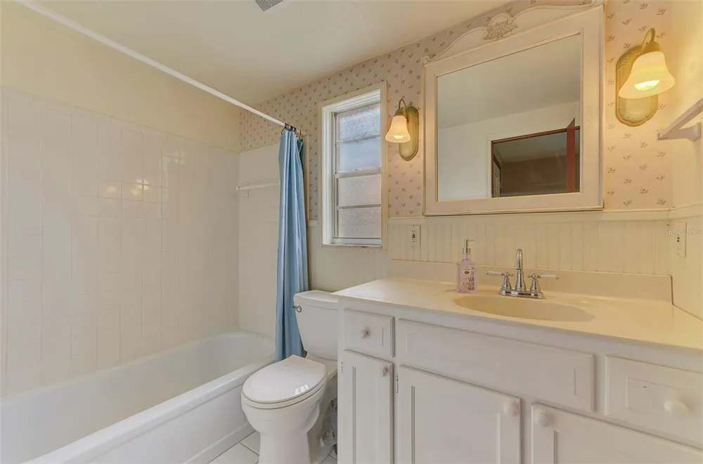 3727 PRADO DRIVE Sarasota, FL 34235