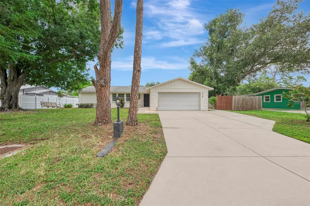 3727 PRADO DRIVE Sarasota, FL 34235