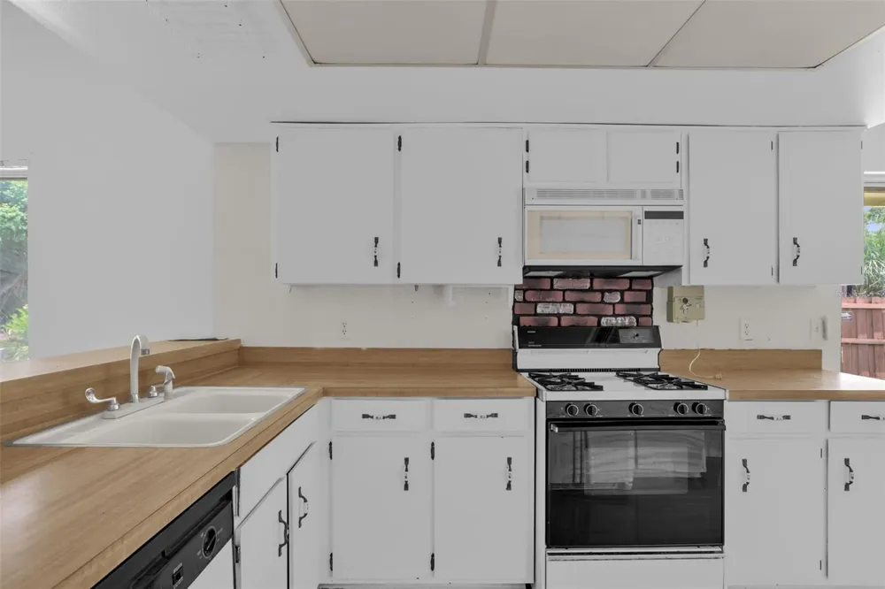 361 KANTOR BOULEVARD Casselberry, FL 32707