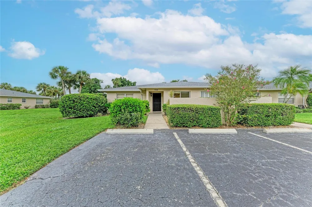 7008 W COUNTRY CLUB DRIVE #139 Sarasota, FL 34243