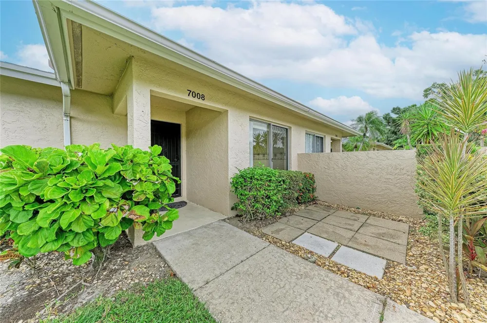 7008 W COUNTRY CLUB DRIVE #139 Sarasota, FL 34243
