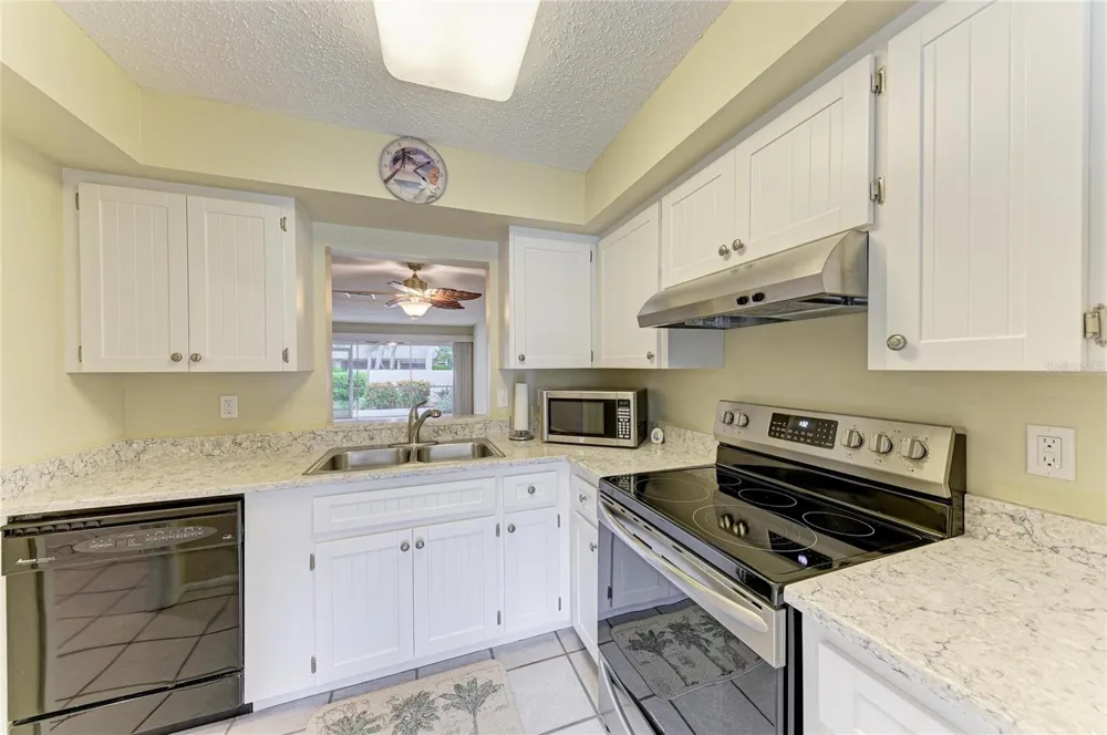 7008 W COUNTRY CLUB DRIVE #139 Sarasota, FL 34243