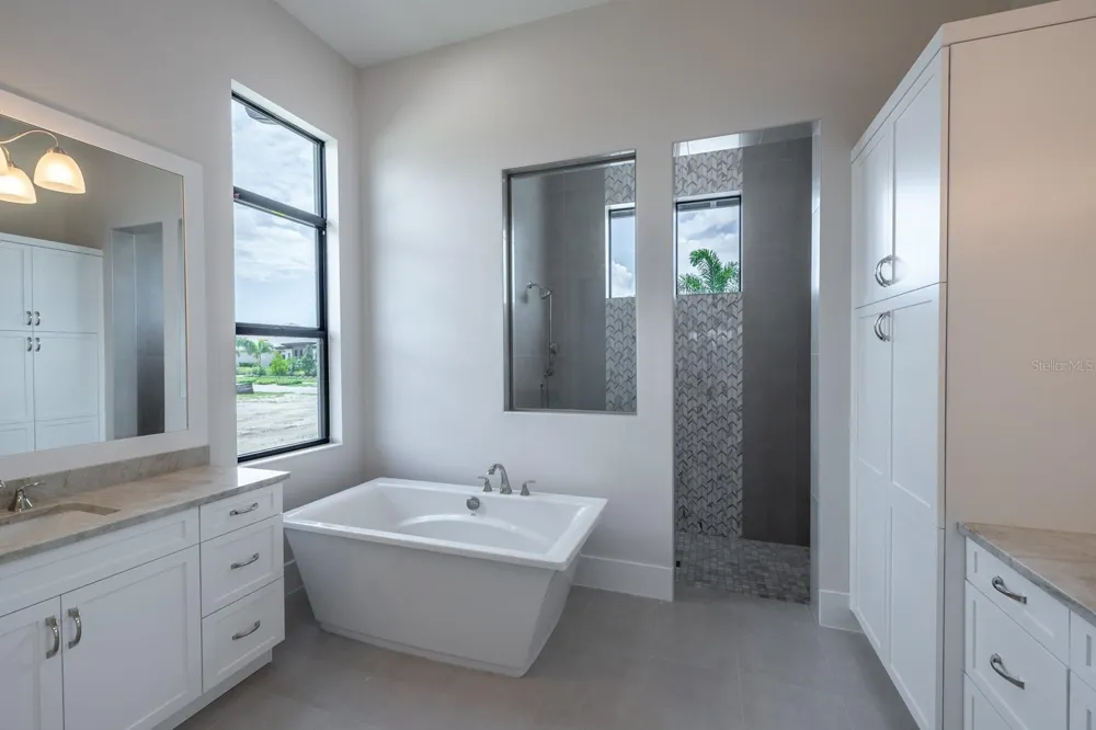 1003 BLUE SHELL LOOP Sarasota, FL 34240