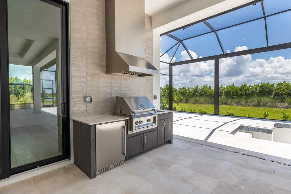 1003 BLUE SHELL LOOP Sarasota, FL 34240