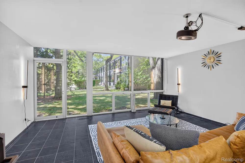 1363 Nicolet Place Detroit City, MI 48207