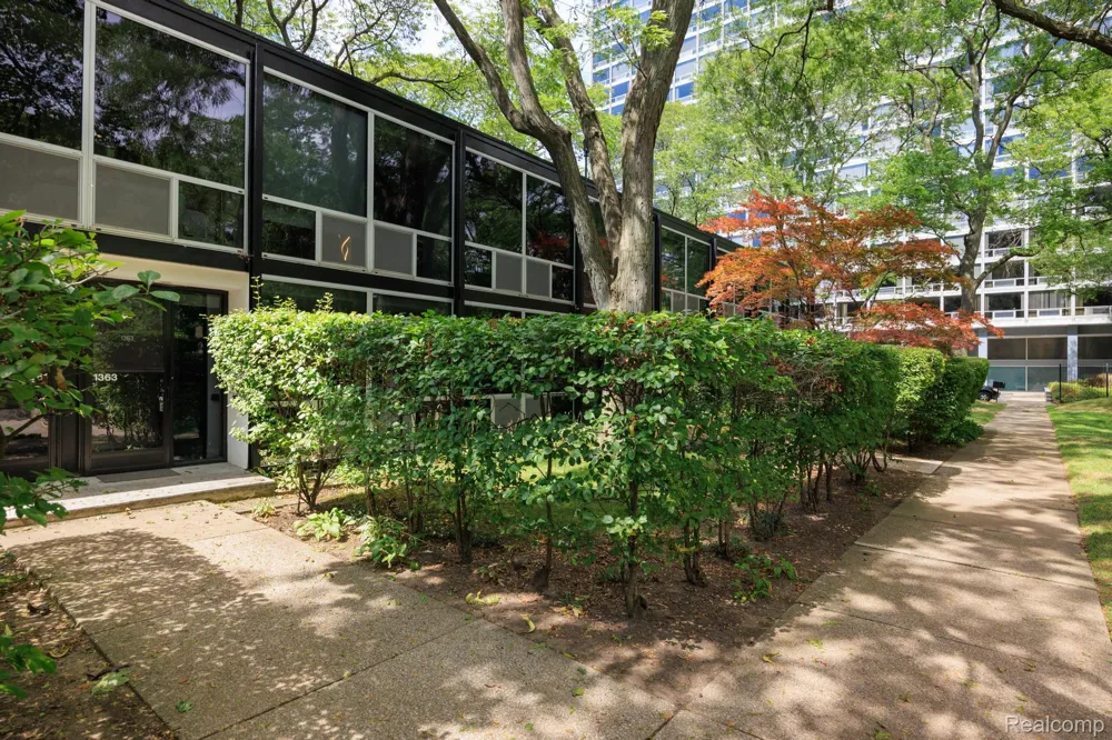 1363 Nicolet Place Detroit City, MI 48207