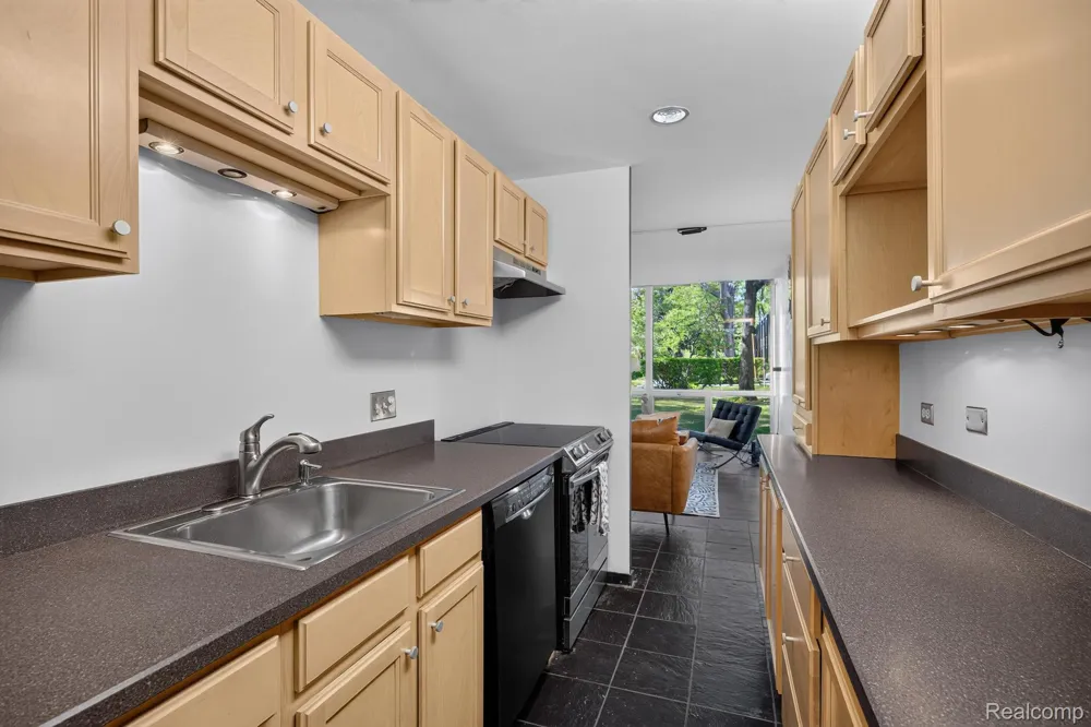 1363 Nicolet Place Detroit City, MI 48207