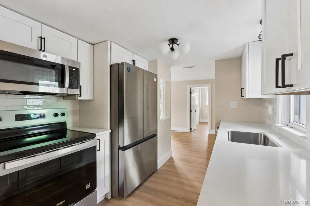 413 5th Street Fenton City, MI 48430