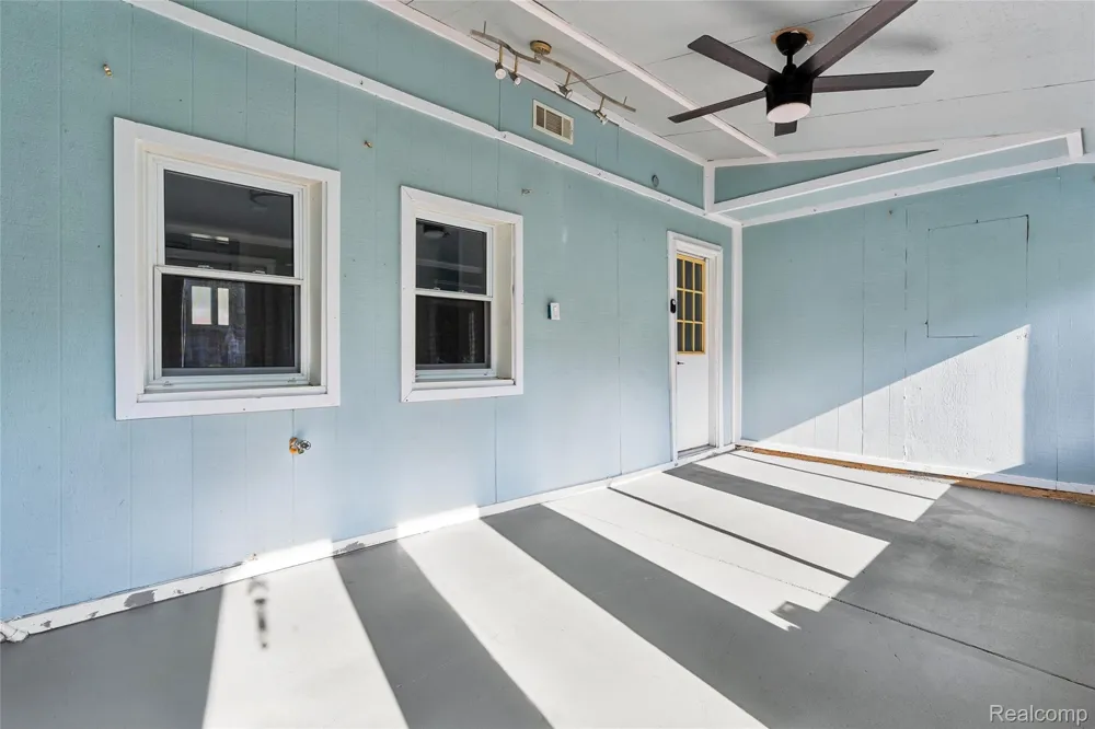 413 5th Street Fenton City, MI 48430