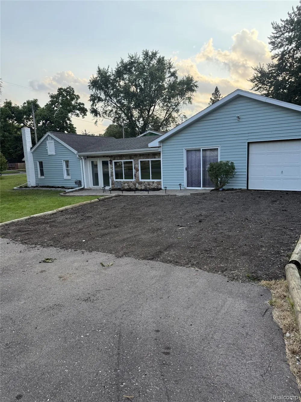 413 5th Street Fenton City, MI 48430