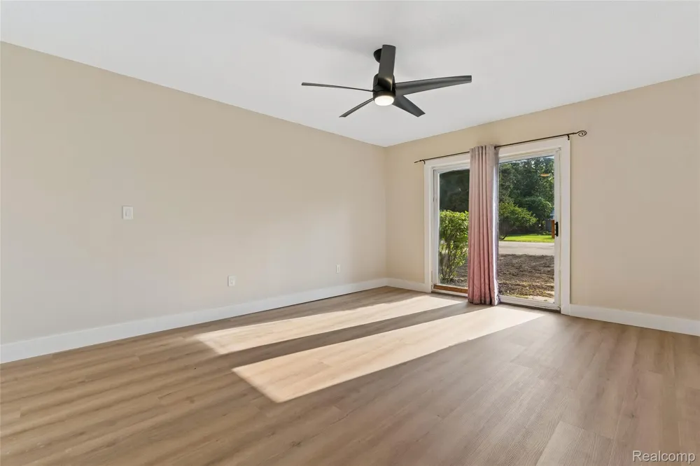 413 5th Street Fenton City, MI 48430