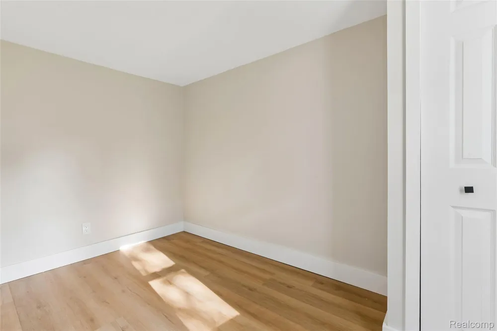 413 5th Street Fenton City, MI 48430