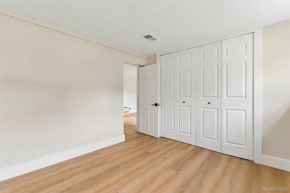 413 5th Street Fenton City, MI 48430