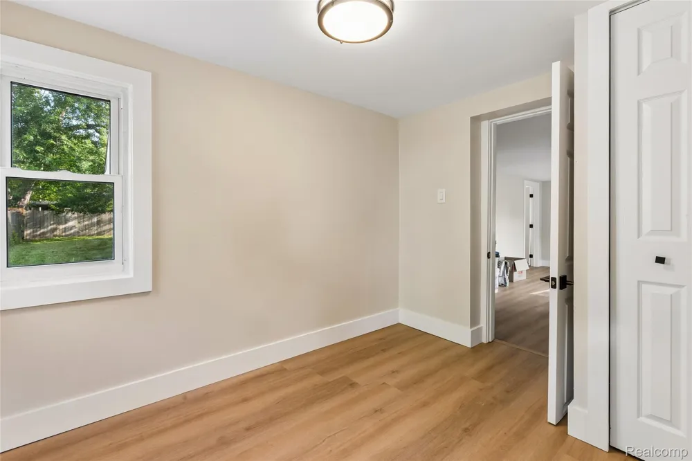 413 5th Street Fenton City, MI 48430