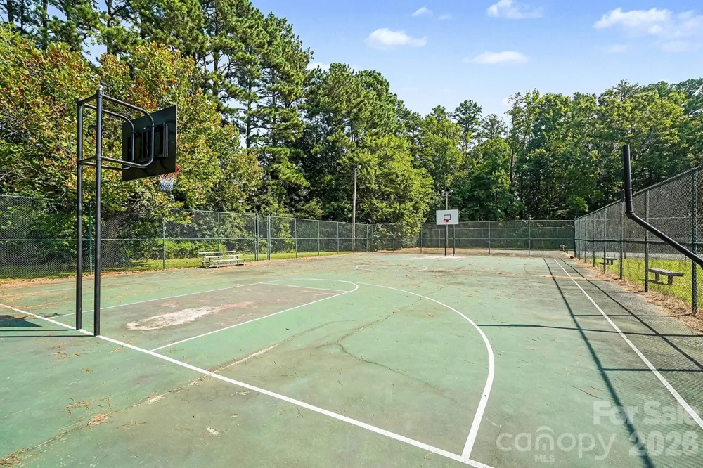 7420 Edgefield Court Matthews, NC 28104