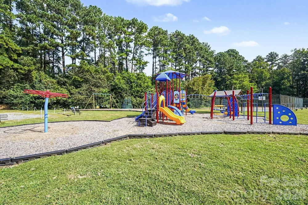 7420 Edgefield Court Matthews, NC 28104