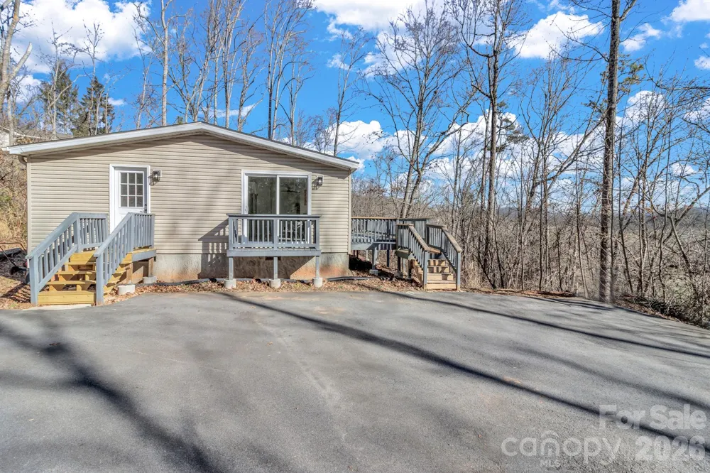 30 Pinners Cove Road Asheville, NC 28803
