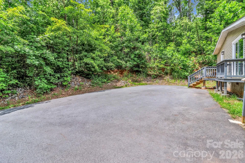 30 Pinners Cove Road Asheville, NC 28803
