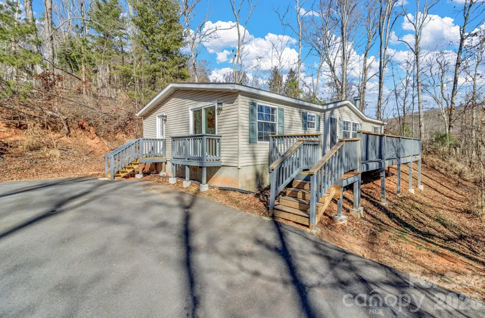 30 Pinners Cove Road Asheville, NC 28803