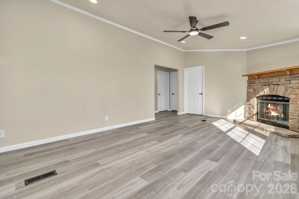 30 Pinners Cove Road Asheville, NC 28803