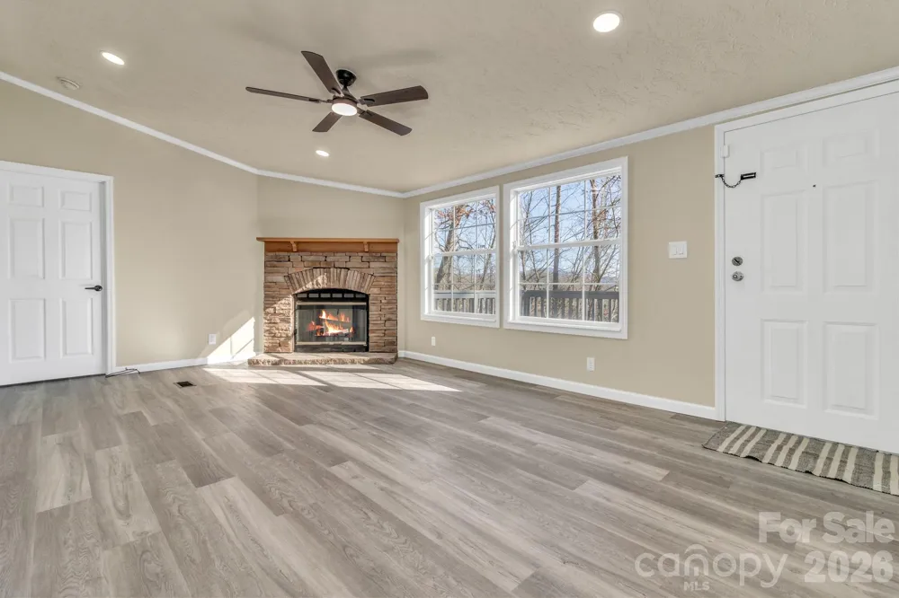 30 Pinners Cove Road Asheville, NC 28803