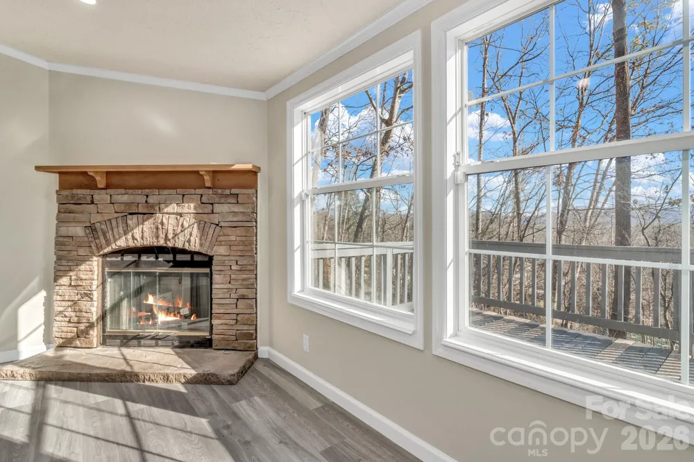 30 Pinners Cove Road Asheville, NC 28803