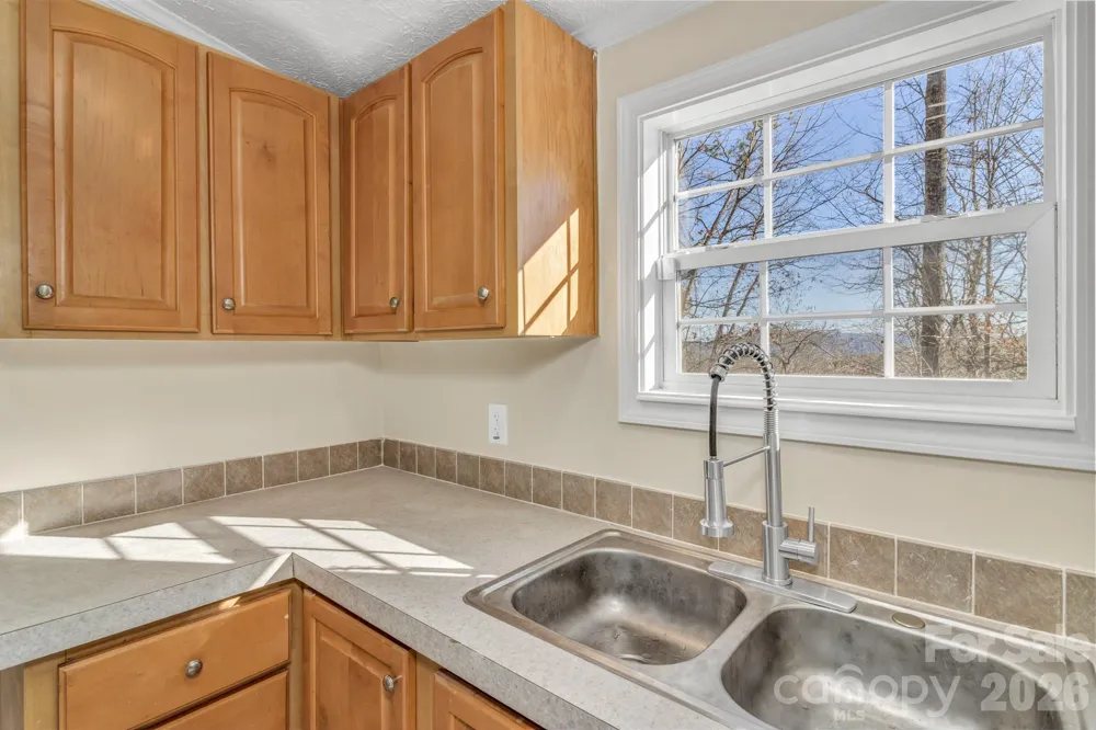 30 Pinners Cove Road Asheville, NC 28803