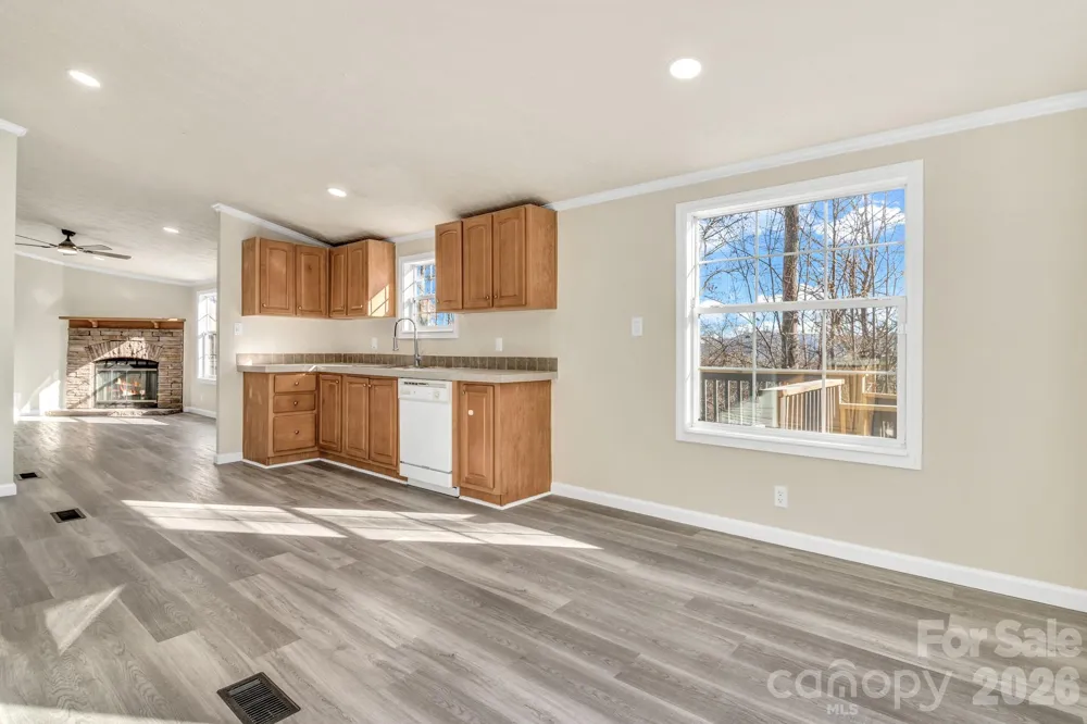 30 Pinners Cove Road Asheville, NC 28803