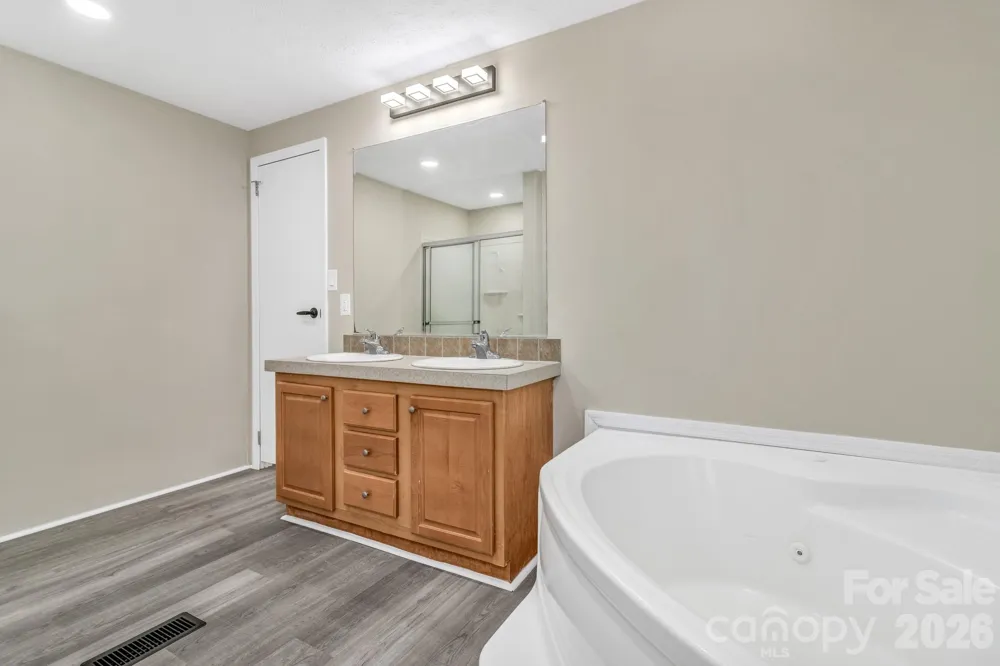 30 Pinners Cove Road Asheville, NC 28803