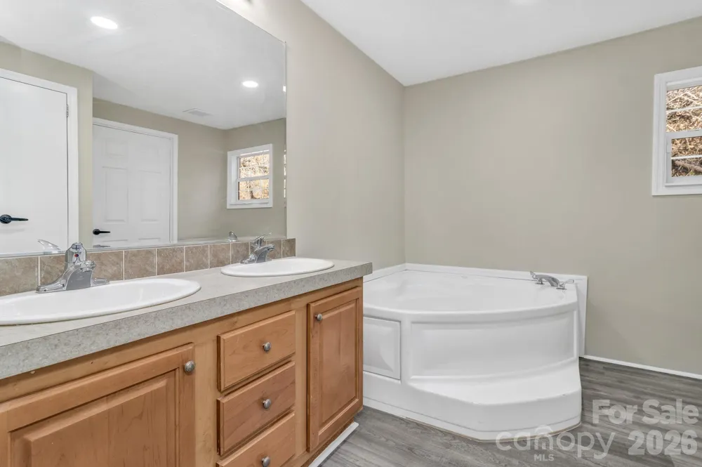 30 Pinners Cove Road Asheville, NC 28803