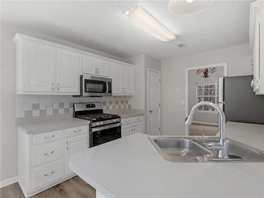 11704 Spring Lake Way Fayetteville, GA 30215
