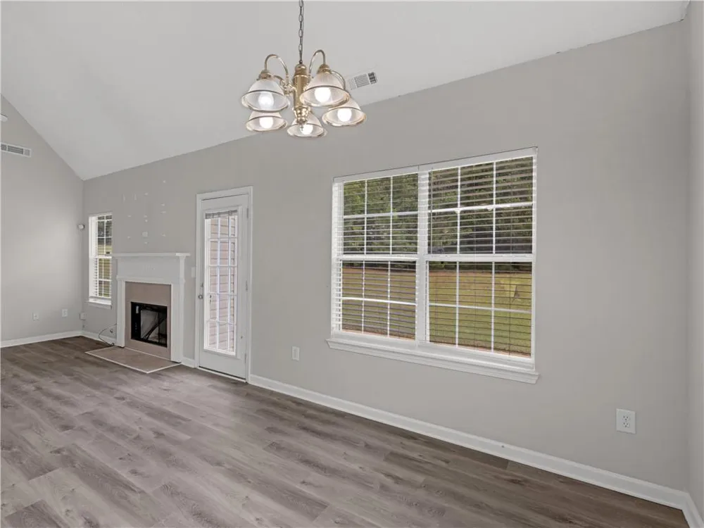 11704 Spring Lake Way Fayetteville, GA 30215