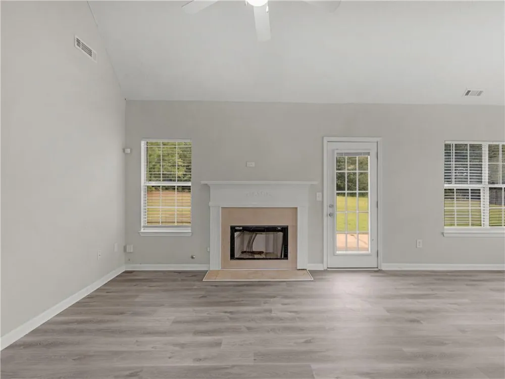 11704 Spring Lake Way Fayetteville, GA 30215