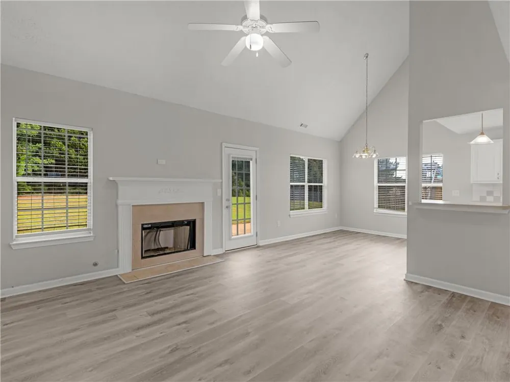 11704 Spring Lake Way Fayetteville, GA 30215