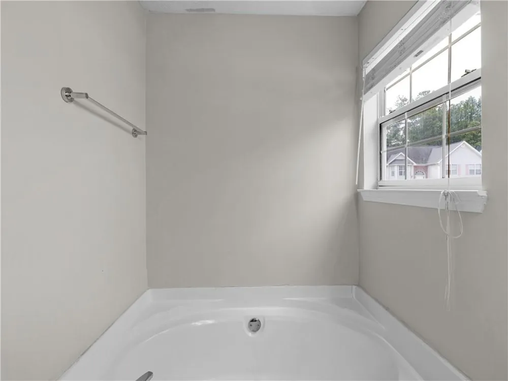 11704 Spring Lake Way Fayetteville, GA 30215