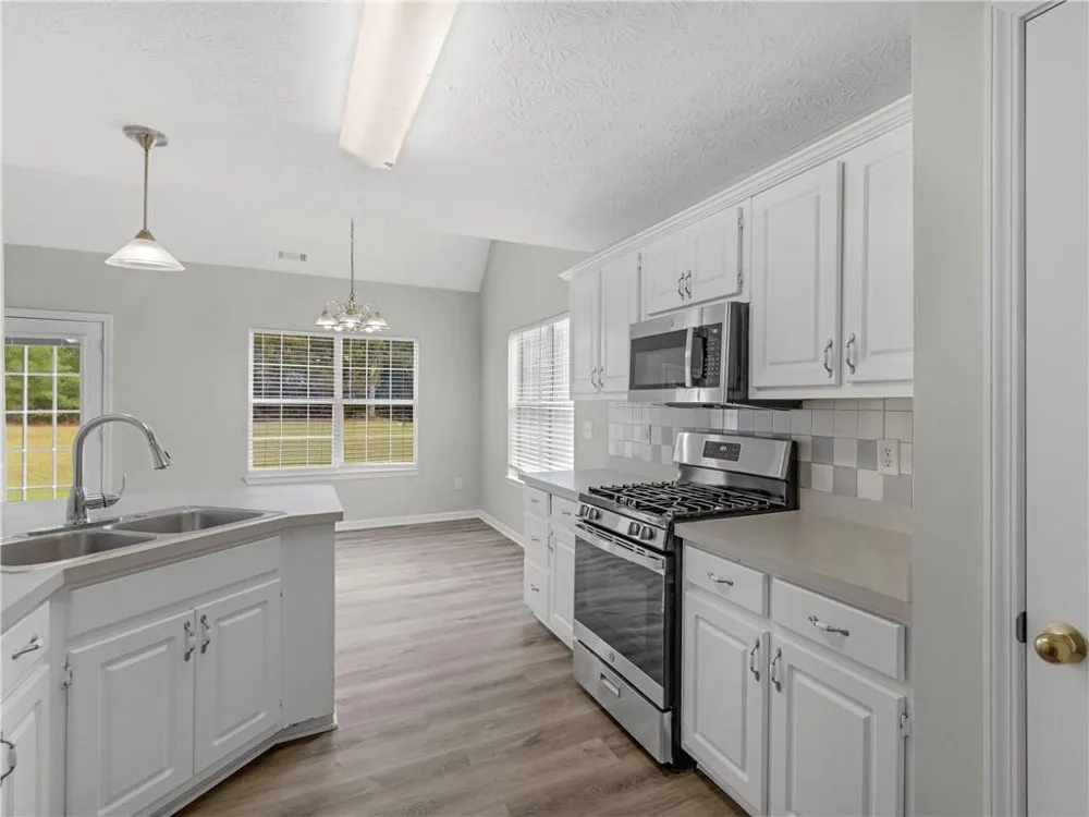 11704 Spring Lake Way Fayetteville, GA 30215