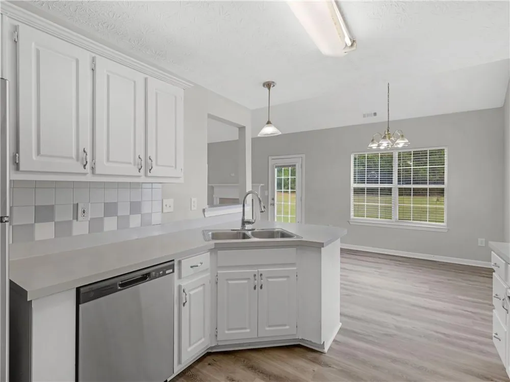 11704 Spring Lake Way Fayetteville, GA 30215