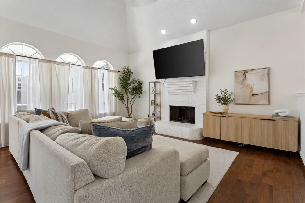 1650 Glenmore Drive Lewisville, TX 75077