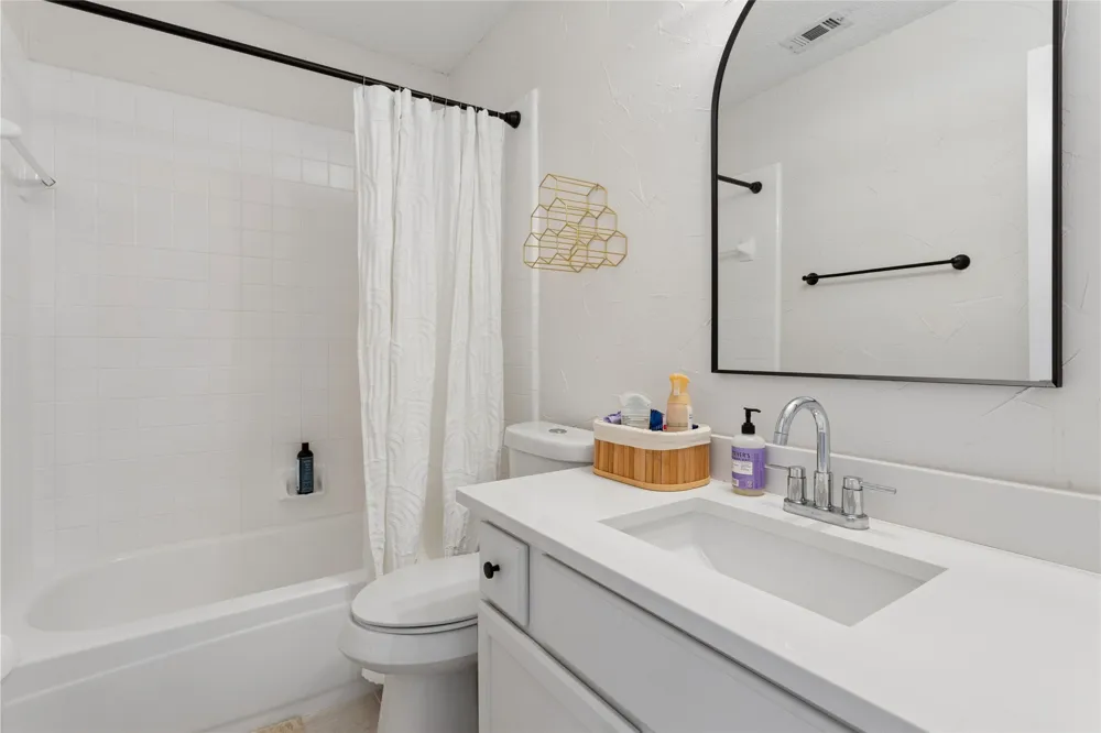 1650 Glenmore Drive Lewisville, TX 75077