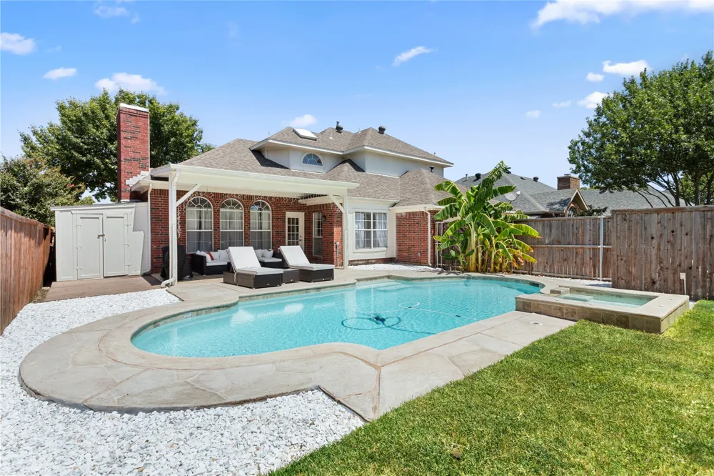 1650 Glenmore Drive Lewisville, TX 75077