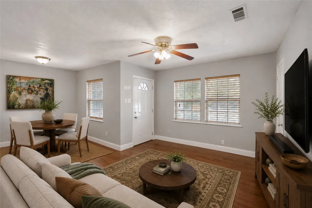 1304 E Lovers Lane Arlington, TX 76010