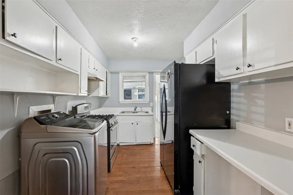 1304 E Lovers Lane Arlington, TX 76010