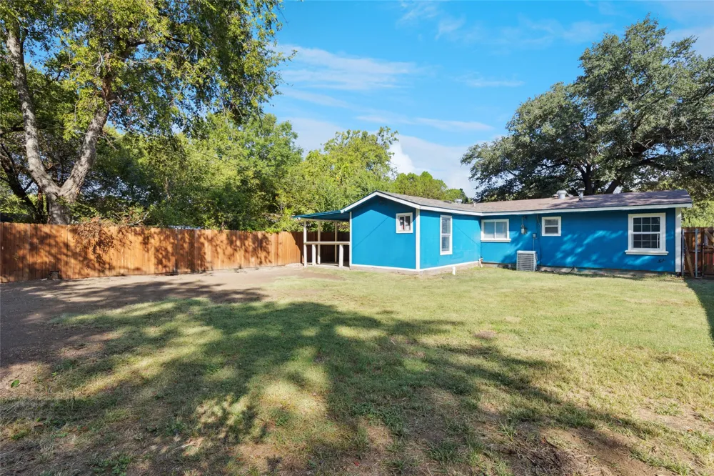 1304 E Lovers Lane Arlington, TX 76010