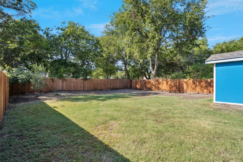 1304 E Lovers Lane Arlington, TX 76010